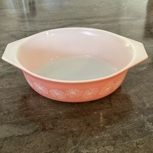 Vintage Pyrex Pink Daisy 1 1/2 quart dish